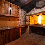Atraktivna Lana S Dva Bazena Villa *